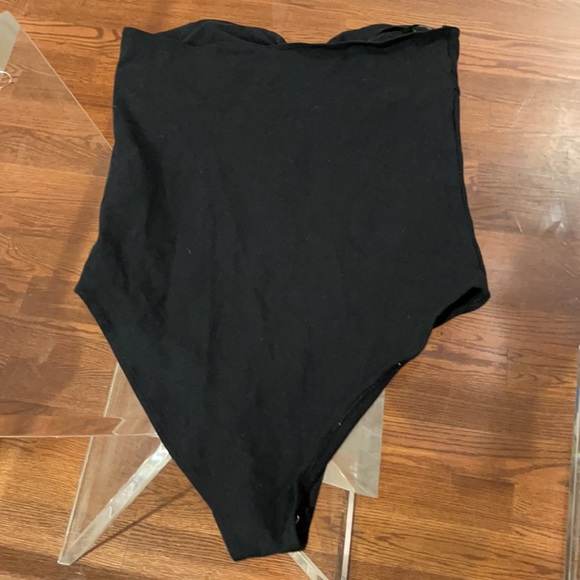 Forever 21 black strapless bodysuit medium NWT - Picture 3 of 3